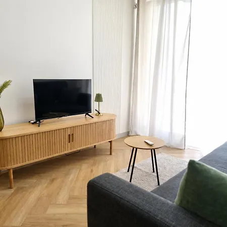 Scandinavian With Garage Near Centre Lejlighed *